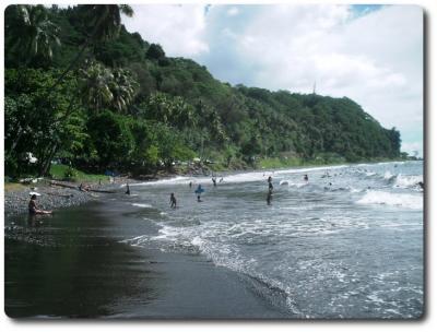 tahiti playa papenoo beach arena negra black sand