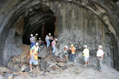 obras polinesia construcción polinesia tahiti una obra de arte rutero a 10 millones de francos el metro