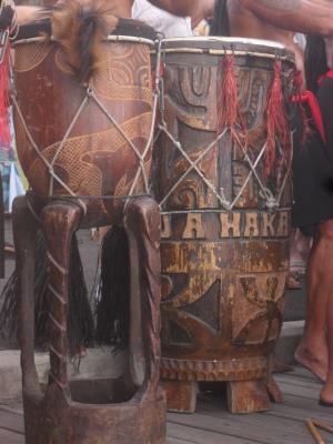 tambor marquisiano pahu festival marquesas 2011 nuku hiva  polinesia del badamero nace el pahu